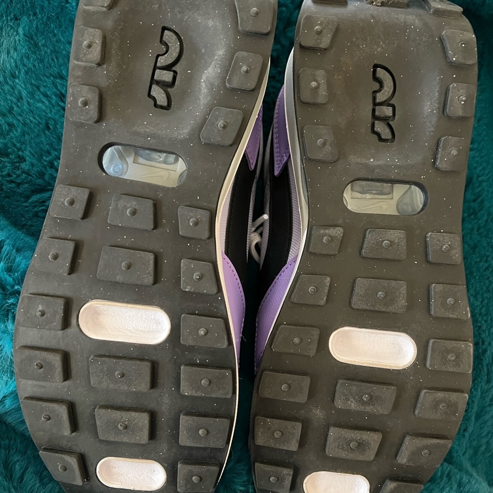 Nike tennis shoes - Picture 4 of 5